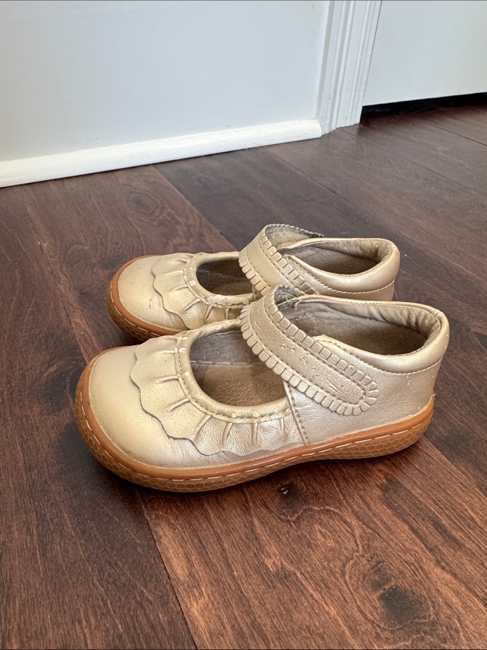 Stride Rite Limited Edition Livie & Luca Collection Champagne Gold Leather Shoes